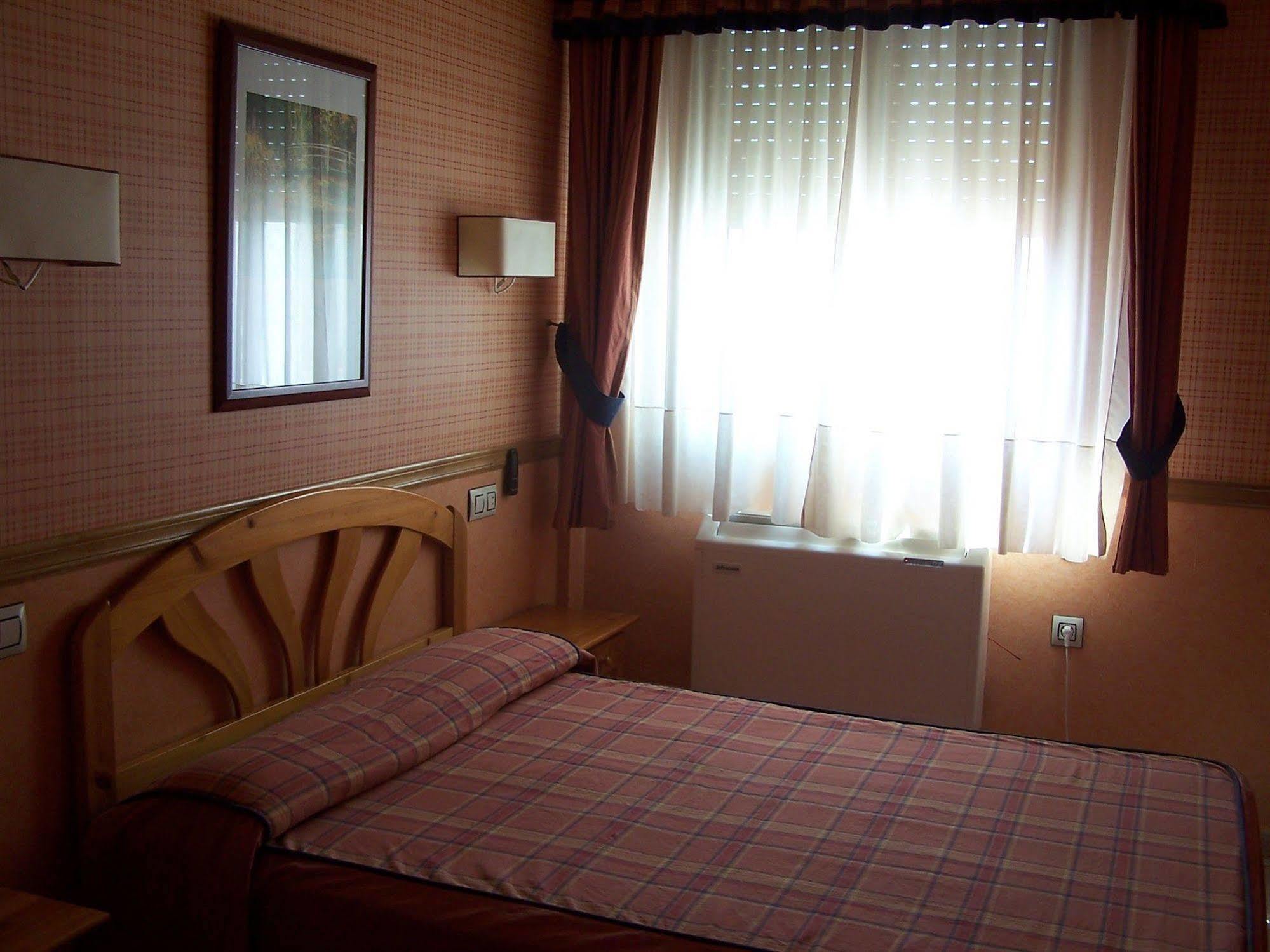 Hotel Casa Lorenzo Villarrobledo Room photo